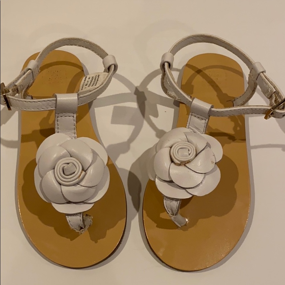 JANIE AND JACK KIDS SANDALS WITH WHITE ROSE